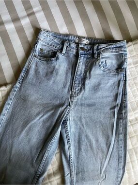 Pull&Bear Light Blue High-Rise Straight Jeans